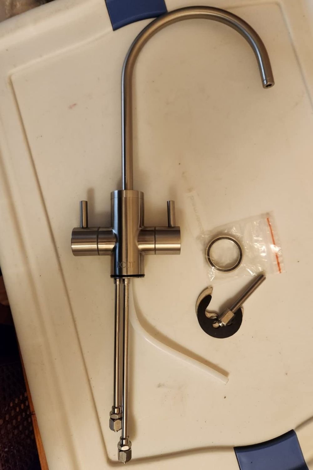Boiling water tap